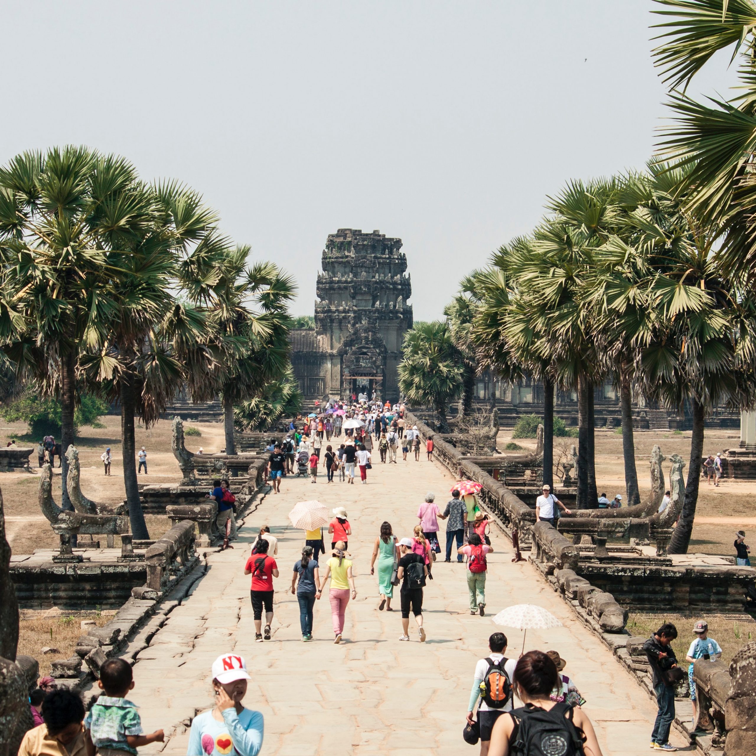 Ngày 2: SIEM REAP – QUẦN THỂ ANGKOR  (Ăn 03 bữa)